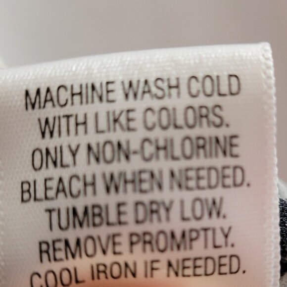 Apt. 9 Top Blouse Snakeskin Black White Gray V-neck 3/4 sleeve pockets Medium - Picture 11 of 11